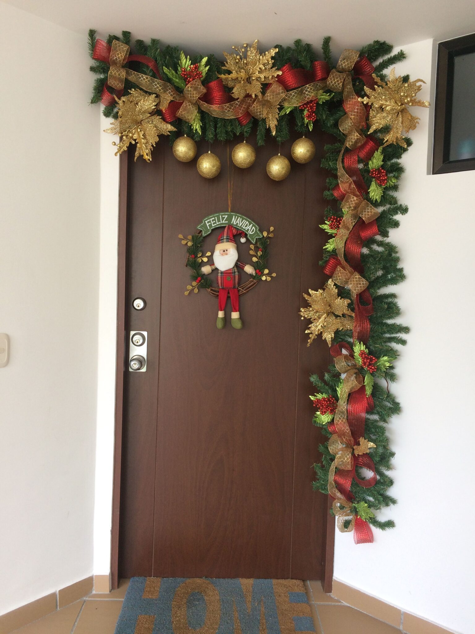 ¿No Eres Buena Decorando En Navidad? Aquí 14 Sencillas Ideas Con Bolas