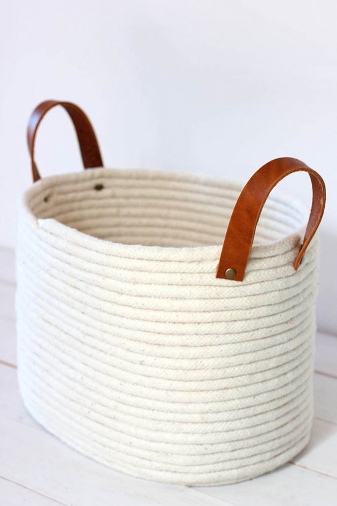 cestas hechas con material