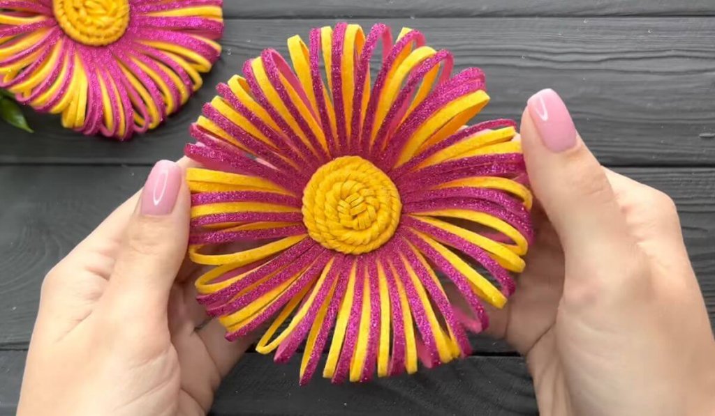 3 Formas de hacer bellísimas flores con foami escarchado. ¡Te encantará!