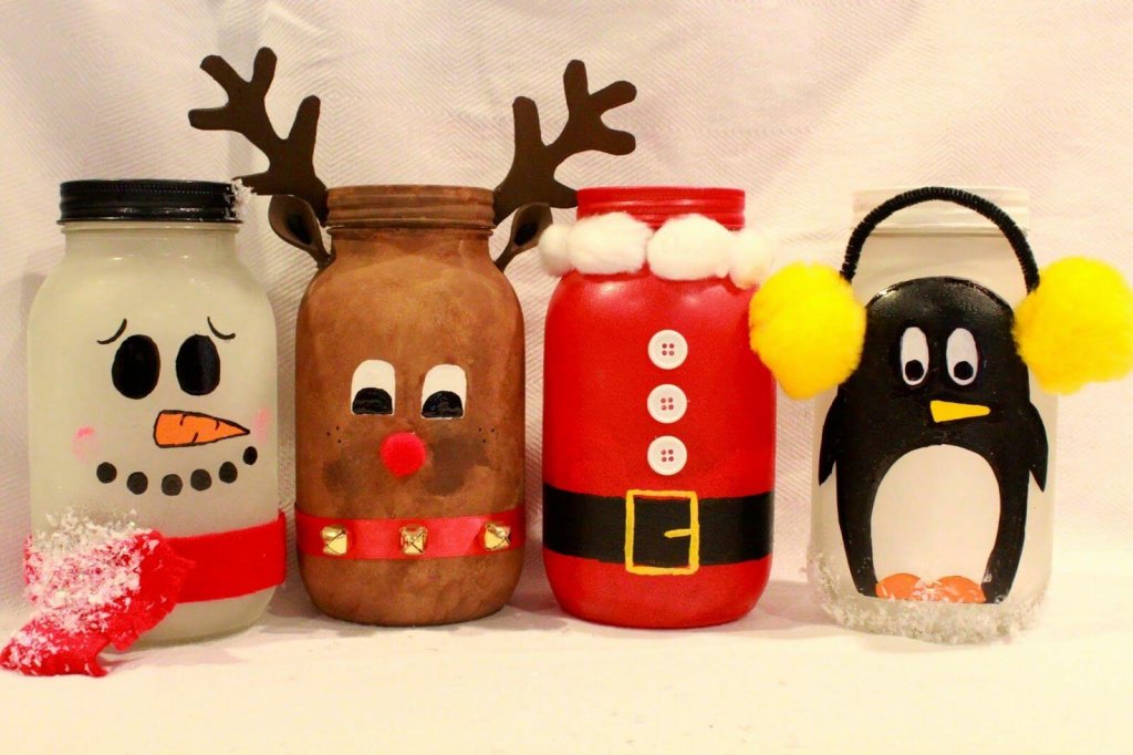 adornos navideños hechos con frascos