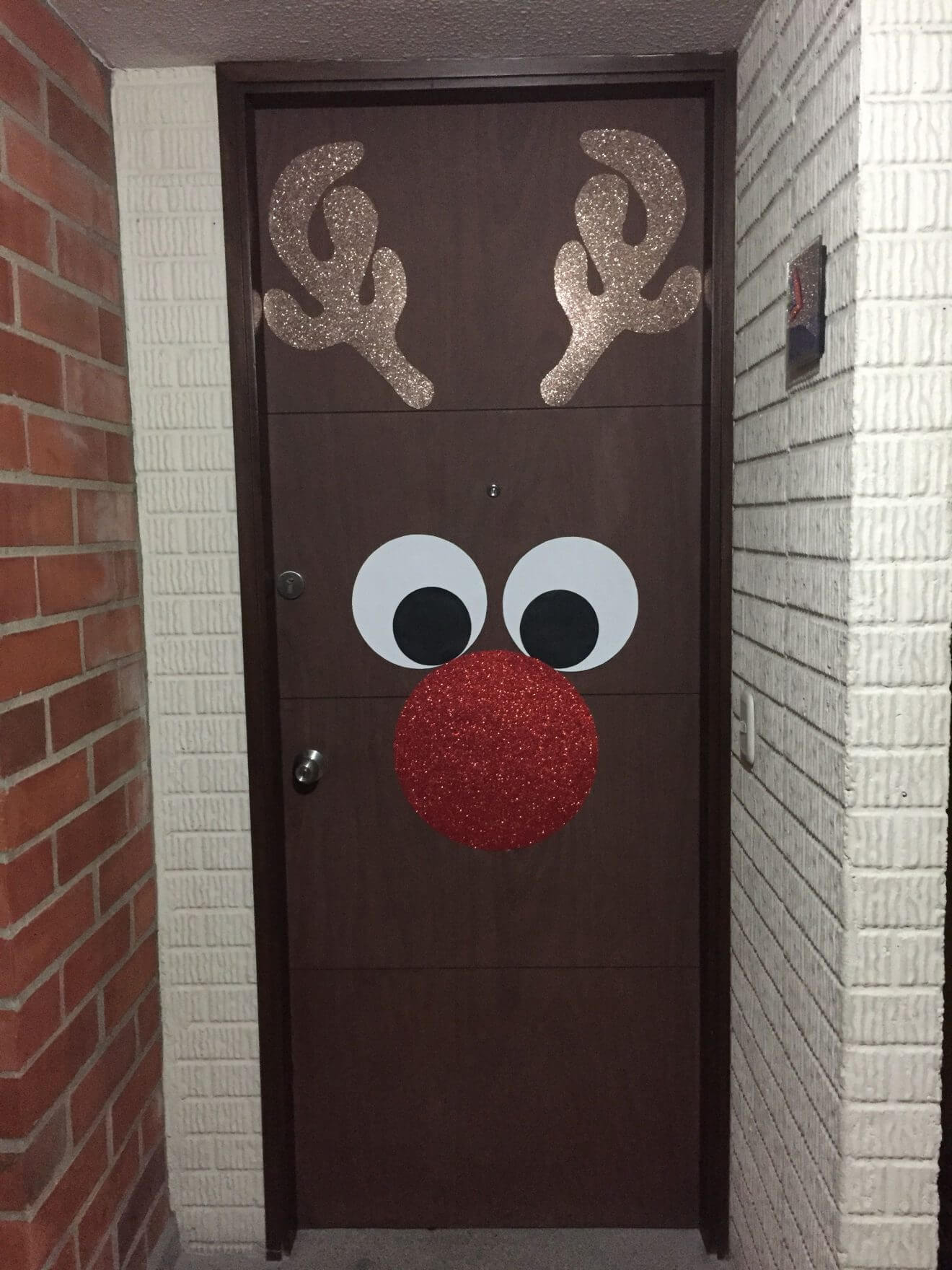 15 Manualidades navideñas para decorar tu puerta hermosamente