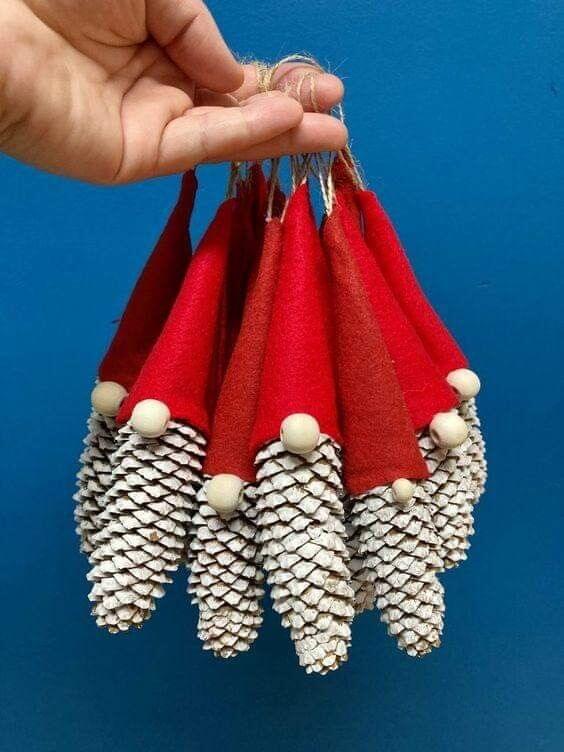 Ideas Para Crear Adornos Navideños Con Piñas