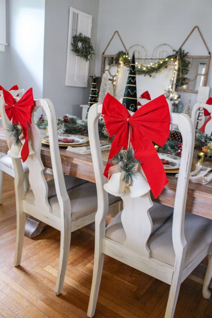 Ideas Para Adornar Las Sillas Del Comedor Para Navidad Que Encantarán