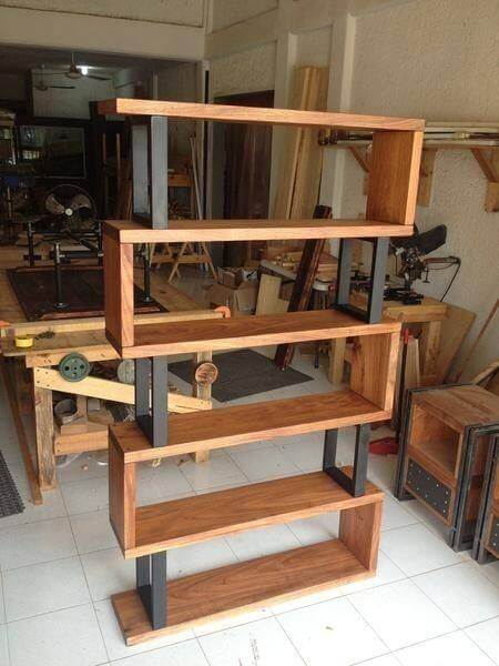 Ideas Creativas Para Decorar Con Estanterías De Madera Y Metal