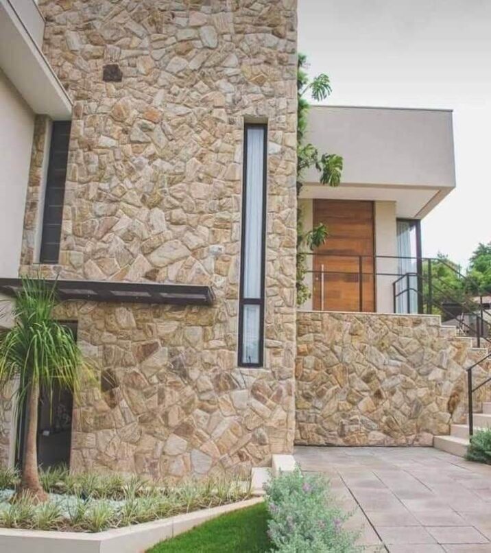 Fachada De Piedra